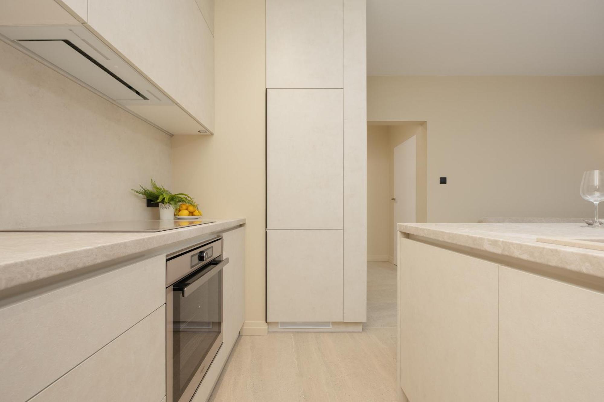 Exclusive With Parking & Balcony By Renters Prestige Apartment Warsaw